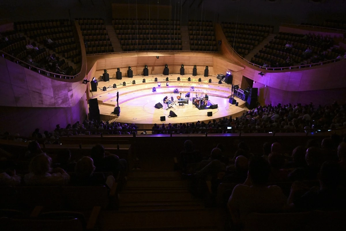 Al Di Meola, Başkent Kültür Yolu Festivali\'nde sahne aldı