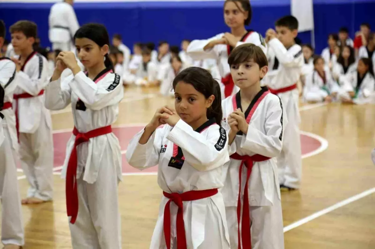 Gölcük Belediyespor Tekvando Branşı Sporcuları Kuşak Atladı