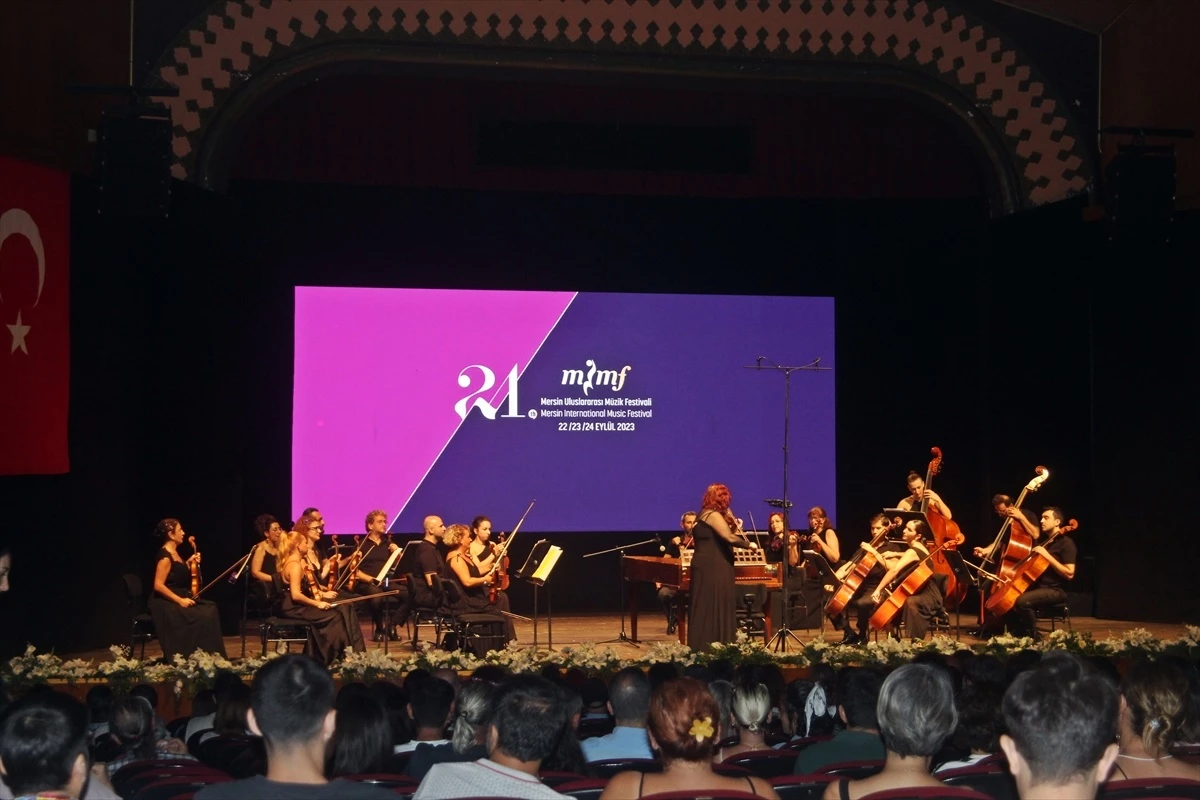 Güney Koreli Keman Virtüözü Soyoung Yoon Mersin\'de Konser Verdi