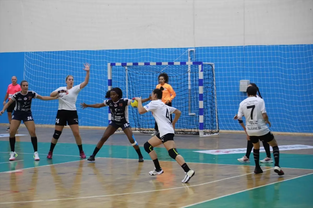 Armanda Praxis Yalıkavakspor, EHF Kadınlar Avrupa Kupası\'nda tur atladı