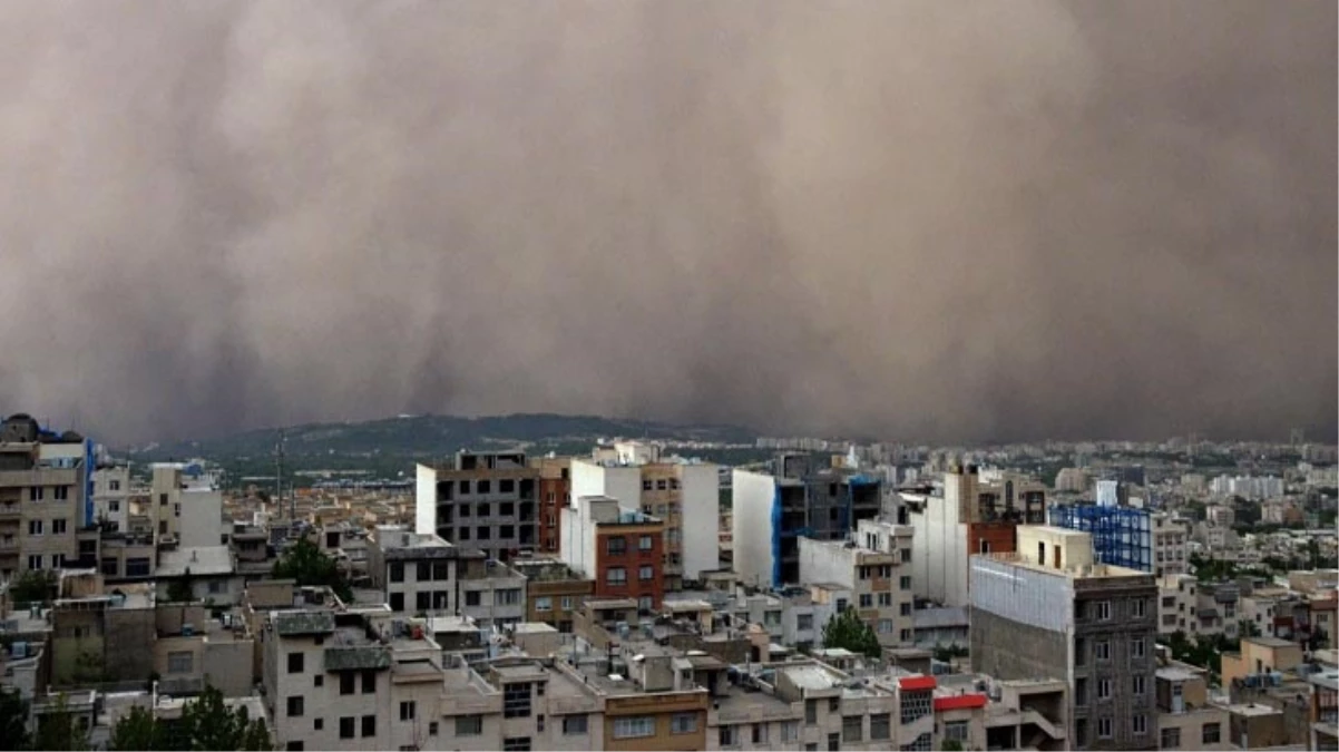 İran\'da kum ve toz fırtınası nedeniyle binlerce kişi hastanelik oldu