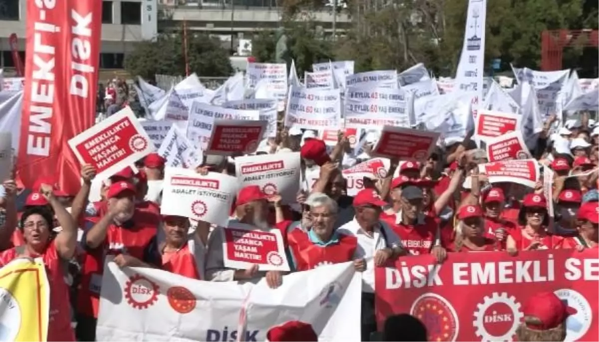 Emekliler Kartal Meydanı\'nda Buluştu