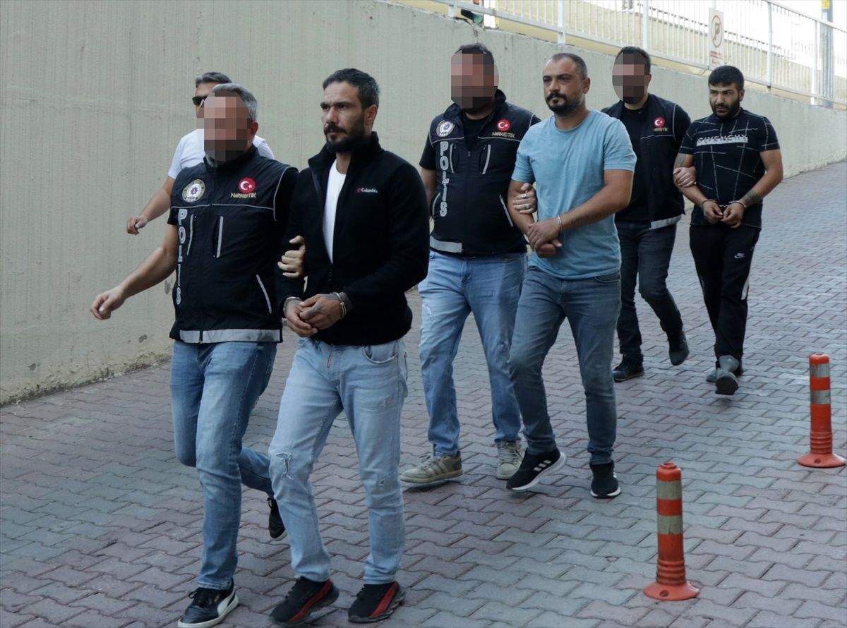 Kayseri\'de Uyuşturucu Operasyonu: Firari Hükümlü ve 2 Şüpheli Gözaltına Alındı