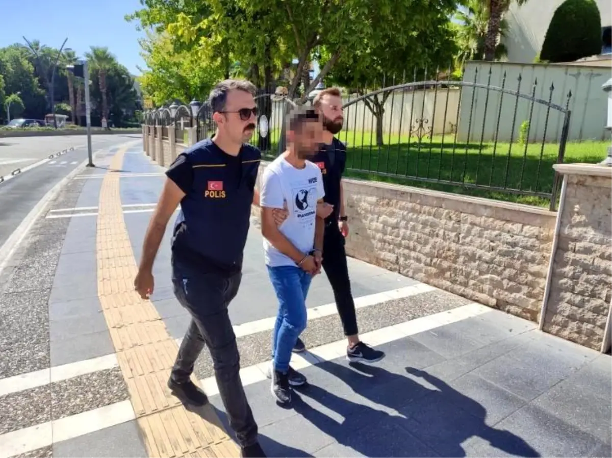 Marmaris\'te minibüste düzensiz göçmen yakalandı, şüpheli tutuklandı