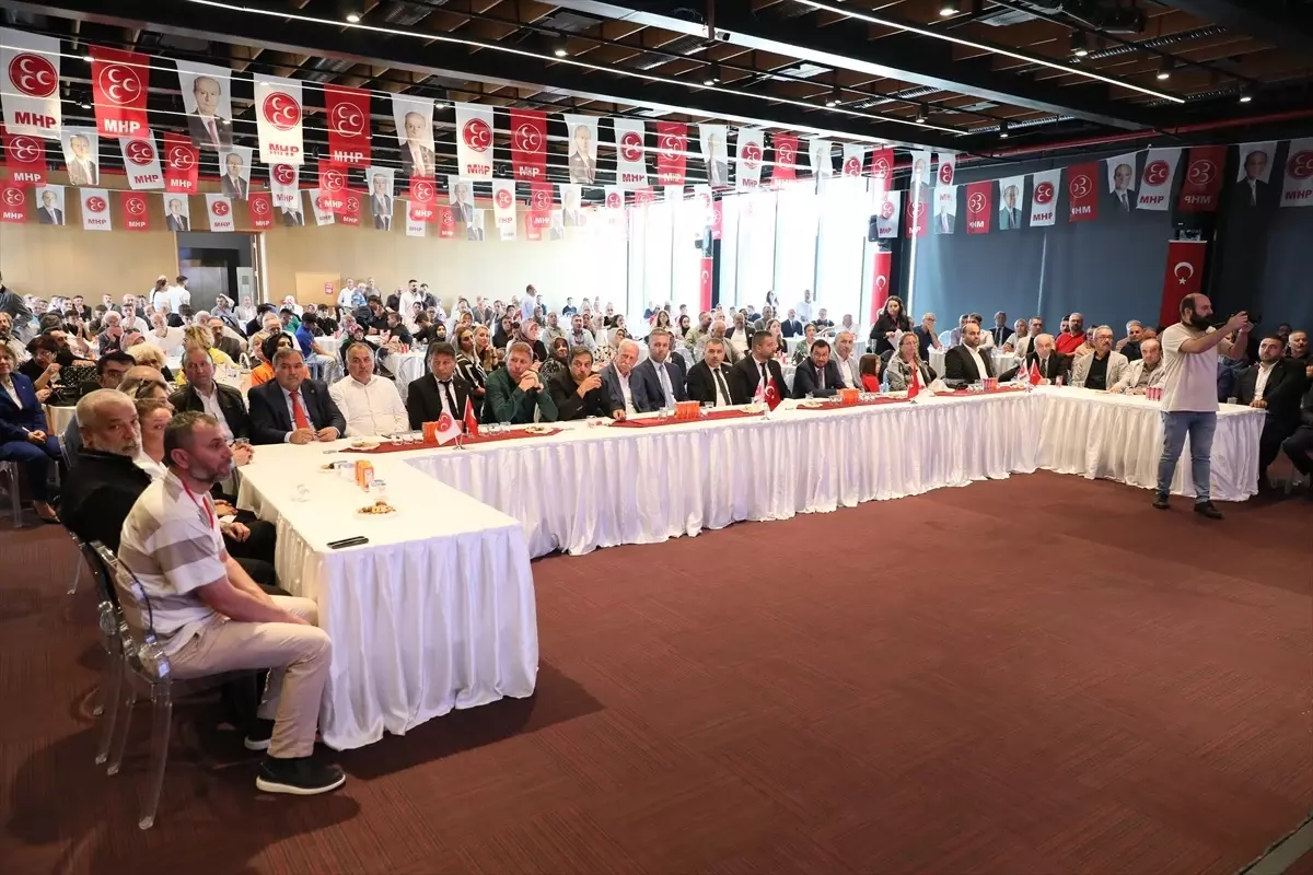 MHP İlkadım İlçe Başkanlığı\'nda Yavuz Anuk seçildi