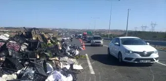 Kuzey Marmara Otoyolu'nda Sebze Yüklü Tırın Devrilmesi Trafik Akışını Aksattı