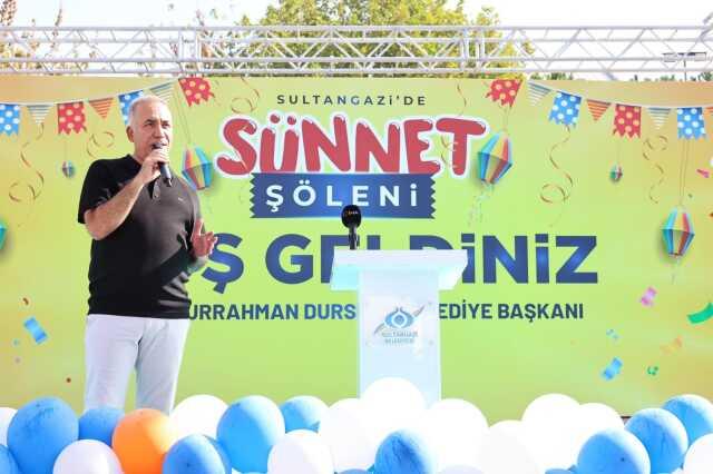 Sultangazi Belediye Başkanı Av. Abdurrahman Dursun'un katıldığı törende bin 500 çocuk sünnet ettirildi