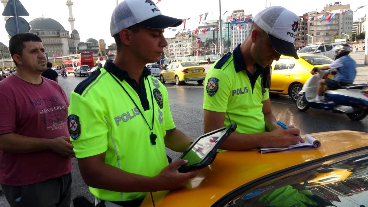 İstanbul\'da Turistlerden Taksimetreyi Açmayan Taksiciye Ceza