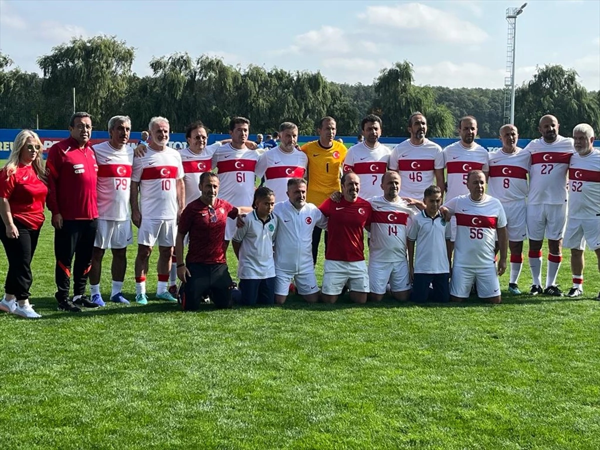 TBMM Futbol Takımı, Romanya\'da düzenlenen Parlamenterler Turnuvası\'nda ikinci oldu