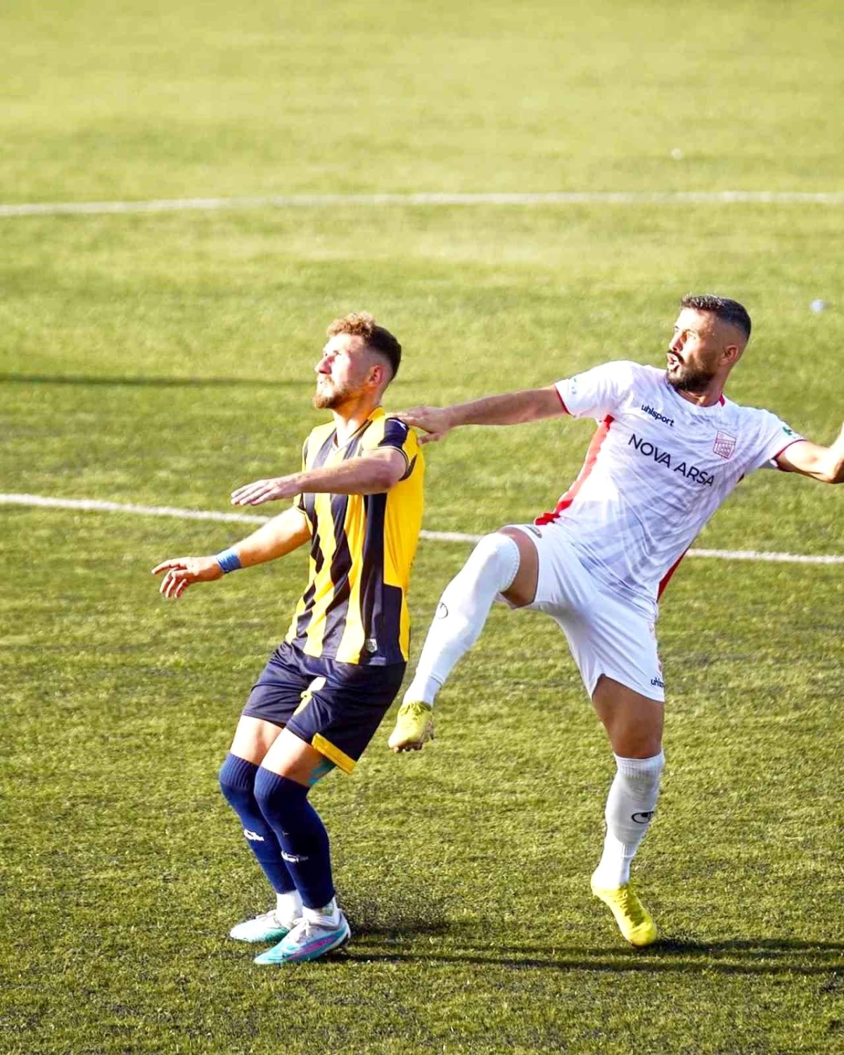 Ayvalıkgücü Belediyespor, Talasgücü Belediyespor\'u 2-1 mağlup etti