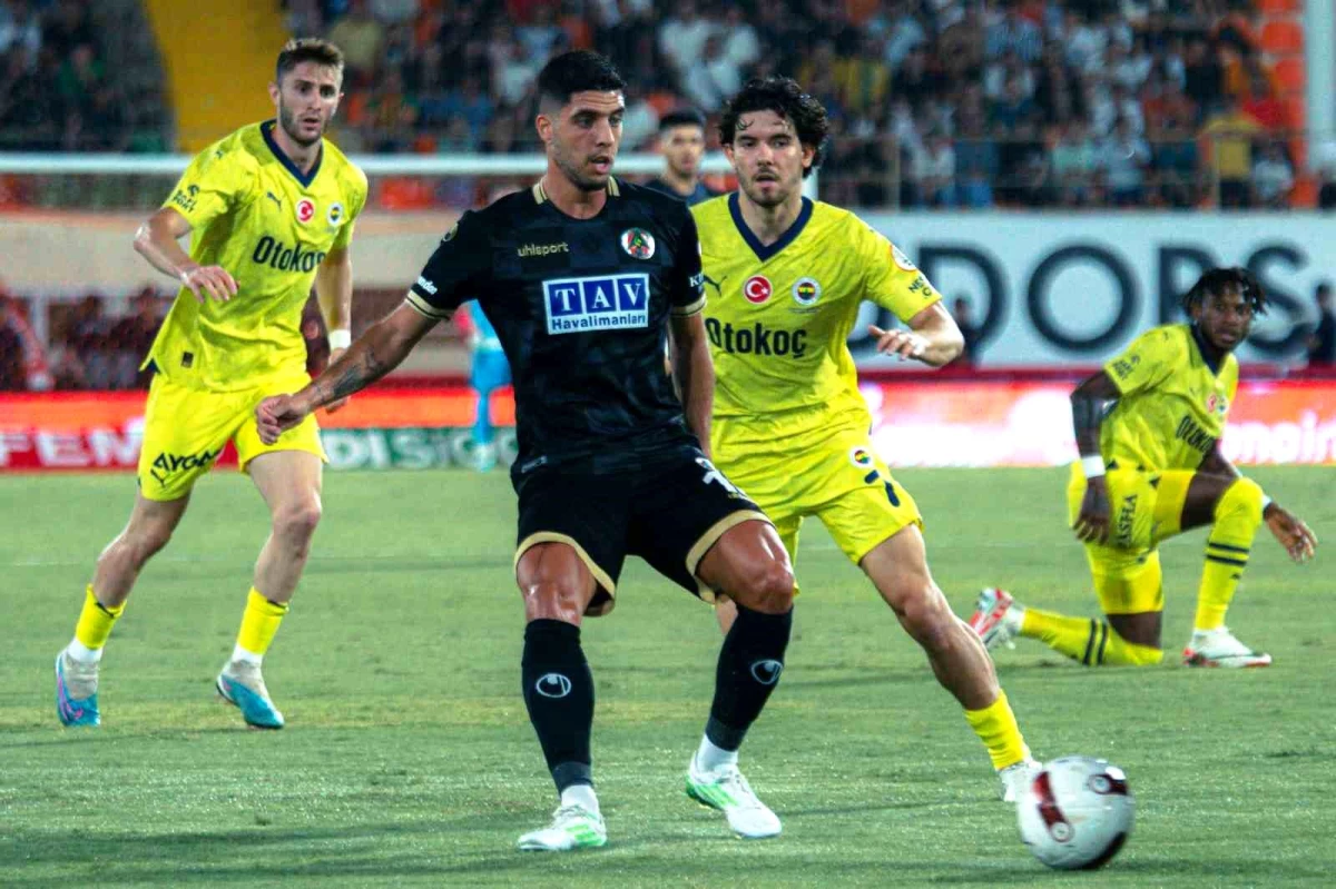 Trendyol Süper Lig: Corendon Alanyaspor: 0 Fenerbahçe 0 (Maç devam ediyor)