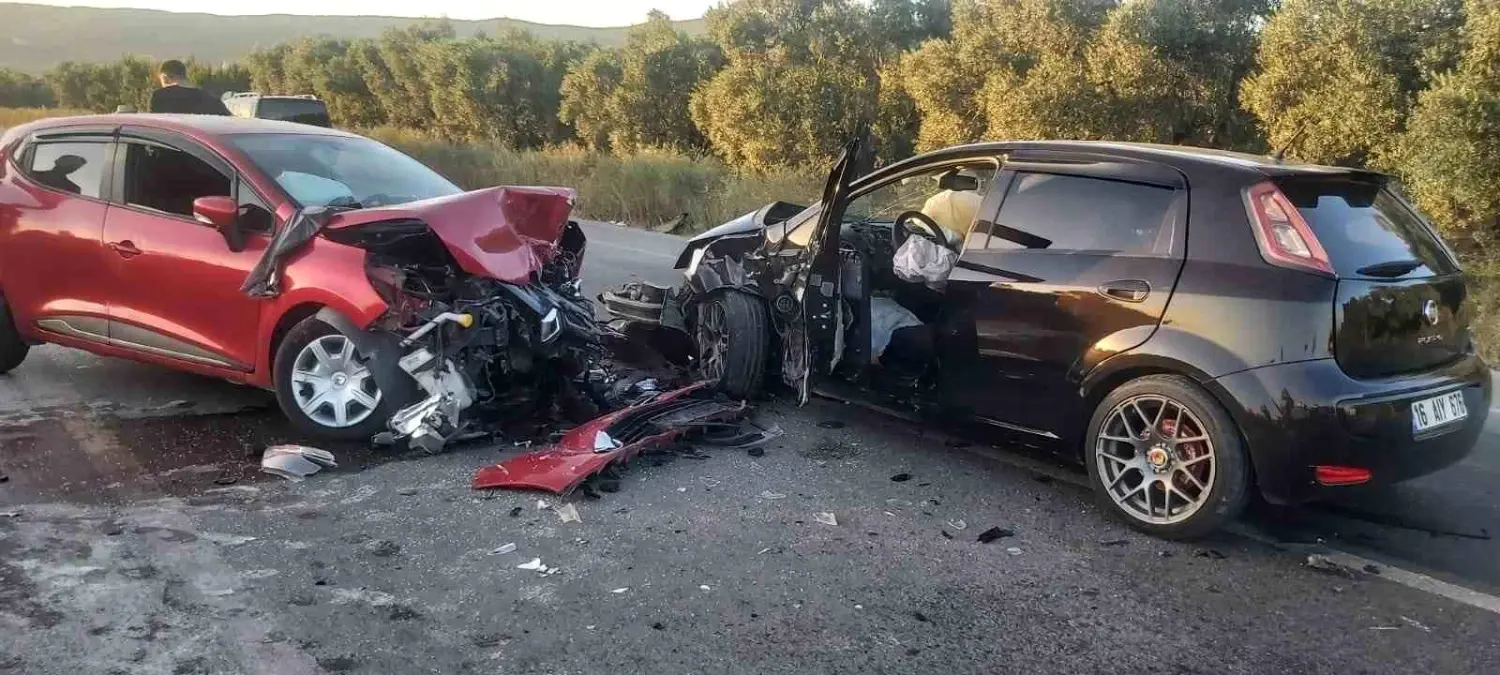 Orhangazi-İznik Yolunda Meydana Gelen Kazada 4 Kişi Yaralandı