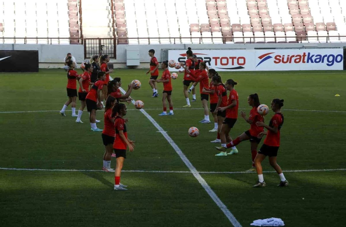 A Milli Kadın Futbol Takımı, Litvanya maçı için hazır
