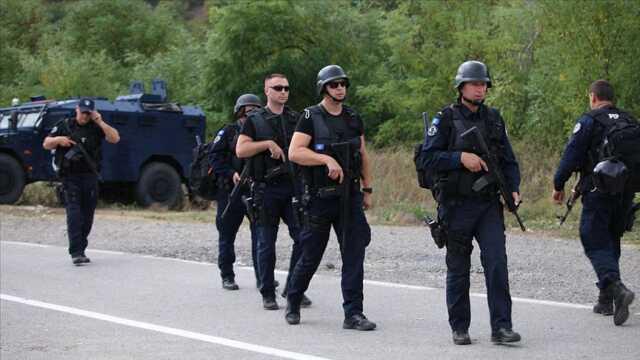 Adeta savaşa gelmişler! Kosova'ya saldırı düzenleyen Sırplardan çıkanlar bir orduya yeter