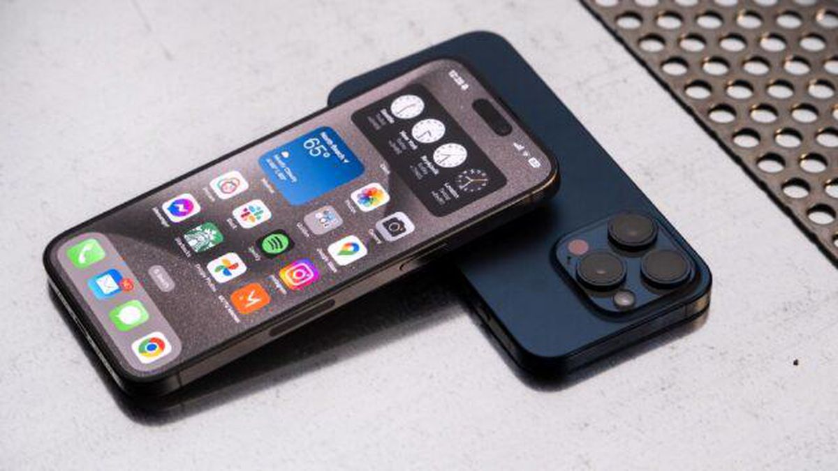 Apple, iPhone 16 Pro modellerinde tetraprizma lense geçiş yapacak