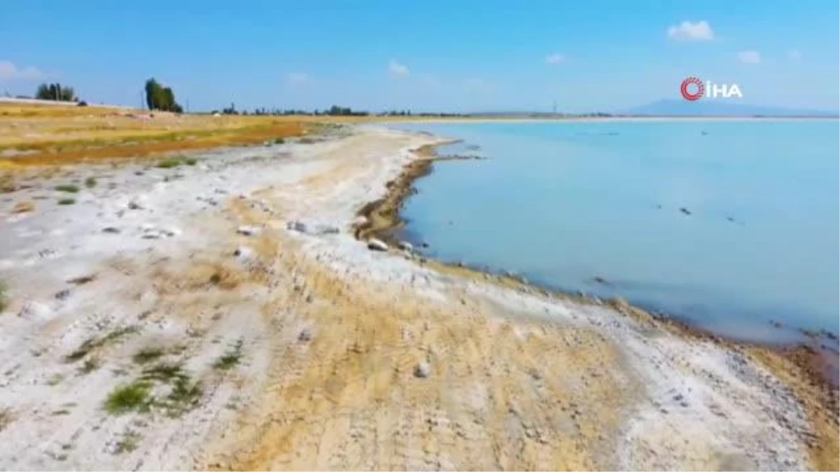 Arin Gölü\'nde kuraklık: Duvar kalıntıları ve mikrobiyalitler gün yüzüne çıktı