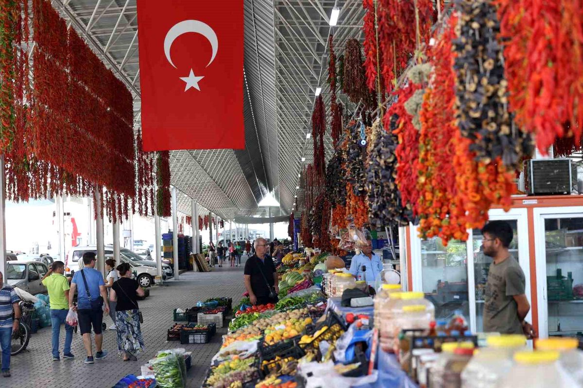 Muğla\'da Askıda Kurutulan Sebzeler Yurt Dışında da Talep Görüyor