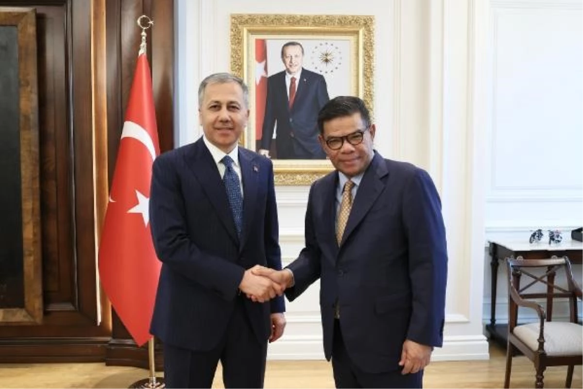 İçişleri Bakanı Yerlikaya, Malezya İçişleri Bakanı ile görüştü