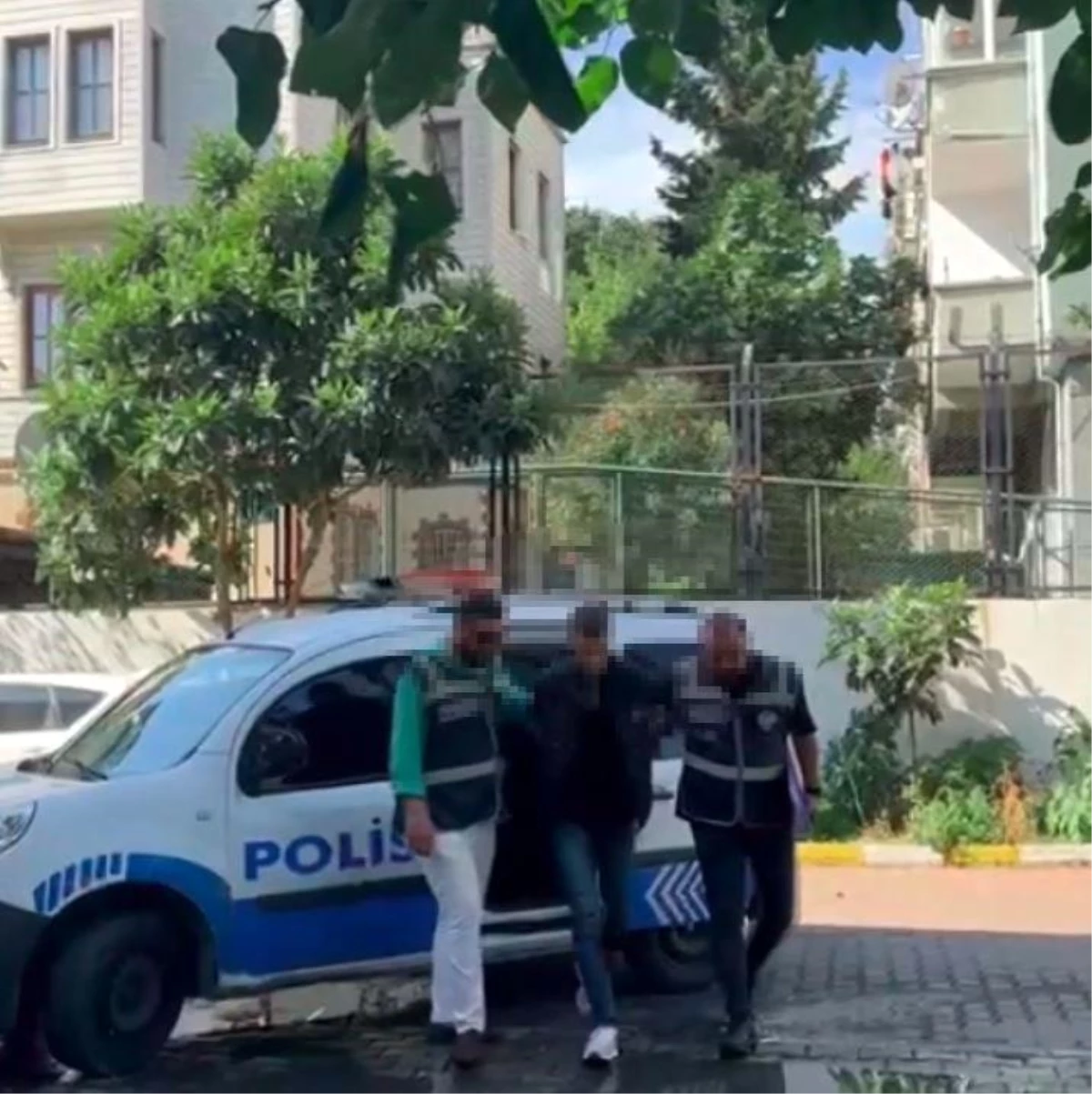 İstanbul\'da Eski Nişanlısını Pompalı Tüfekle Darp Eden Şahıs Tutuklandı