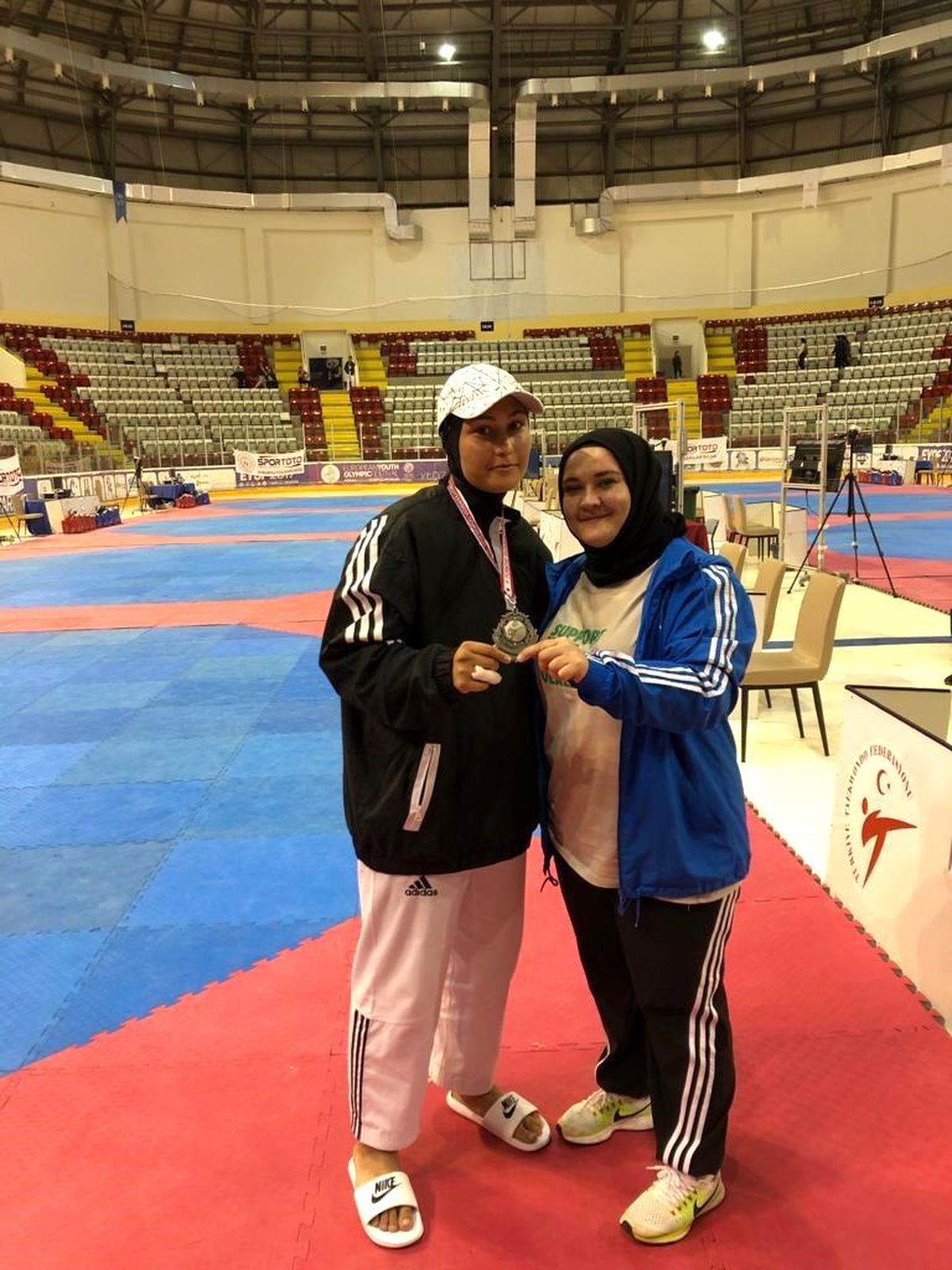 Nisa Nur Bırni, Türkiye Taekwondo Şampiyonası\'nda ikinci oldu