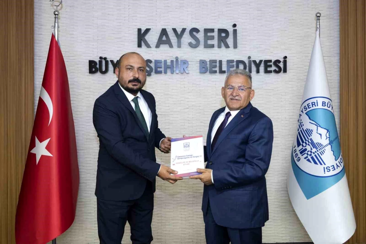 Kayseri Büyükşehir Belediye Başkanı Dr. Memduh Büyükkılıç, Makine Mühendisleri Odası Kayseri Şube Başkanı ve Yönetimini Kabul Etti