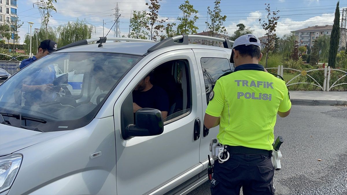 Çorlu\'da Polis Ekipleri Asayiş ve Trafik Denetimi Yaptı
