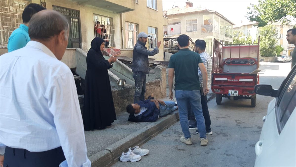 Çorum\'da akrabalar arasında çıkan kavgada 1 kişi bıçakla yaralandı