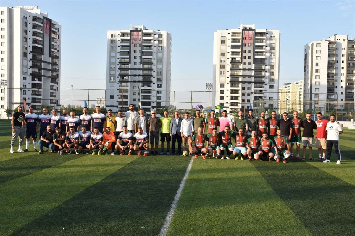 Diyarbakır Büyükşehir Belediyesi\'nin düzenlediği Sezai Karakoç Futbol Turnuvası başladı