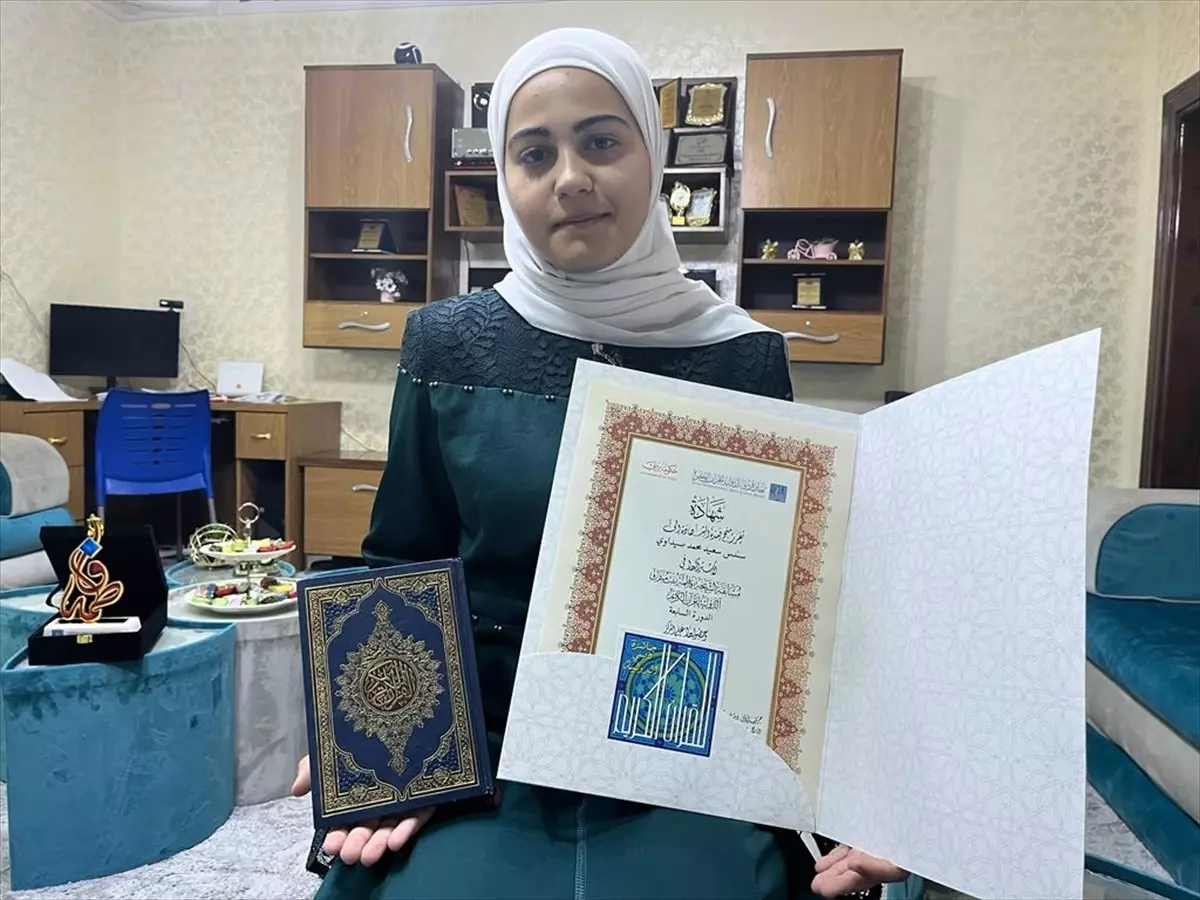 Ürdünlü kadın hafız Sündüs Saydavi: \'Satırlardakini yaksanız bile kalplerimizdekini yakamayacaksınız\'