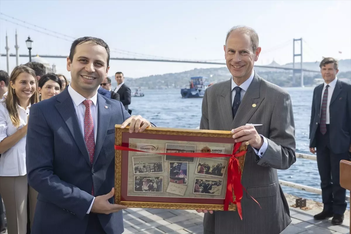 Edinburgh Dükü Prens Edward, İstanbul Kabataş Erkek Lisesi\'ni Ziyaret Etti