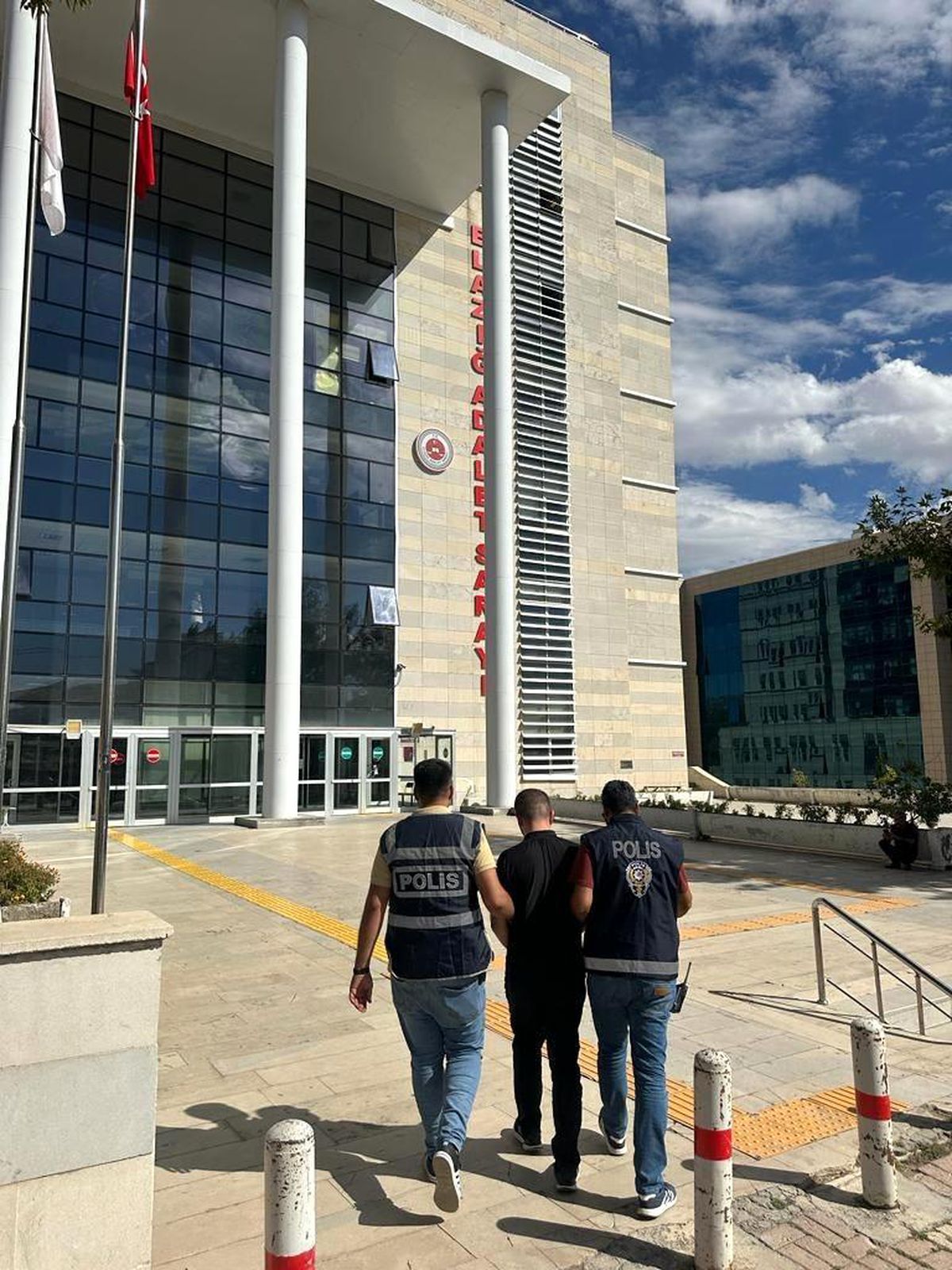 Elazığ\'da 140 Yıl Hapis Cezası Bulunan 7 Kişi Yakalandı
