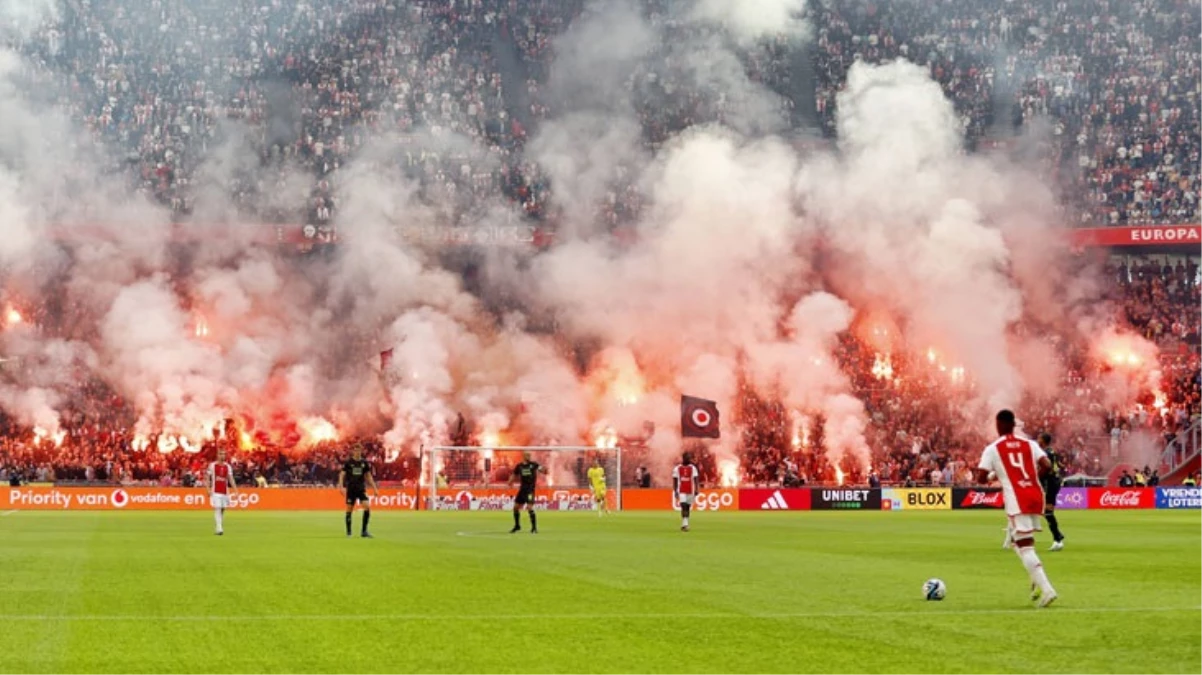 Ajax-Feyenoord maçı kaldığı yerden seyircisiz devam edecek