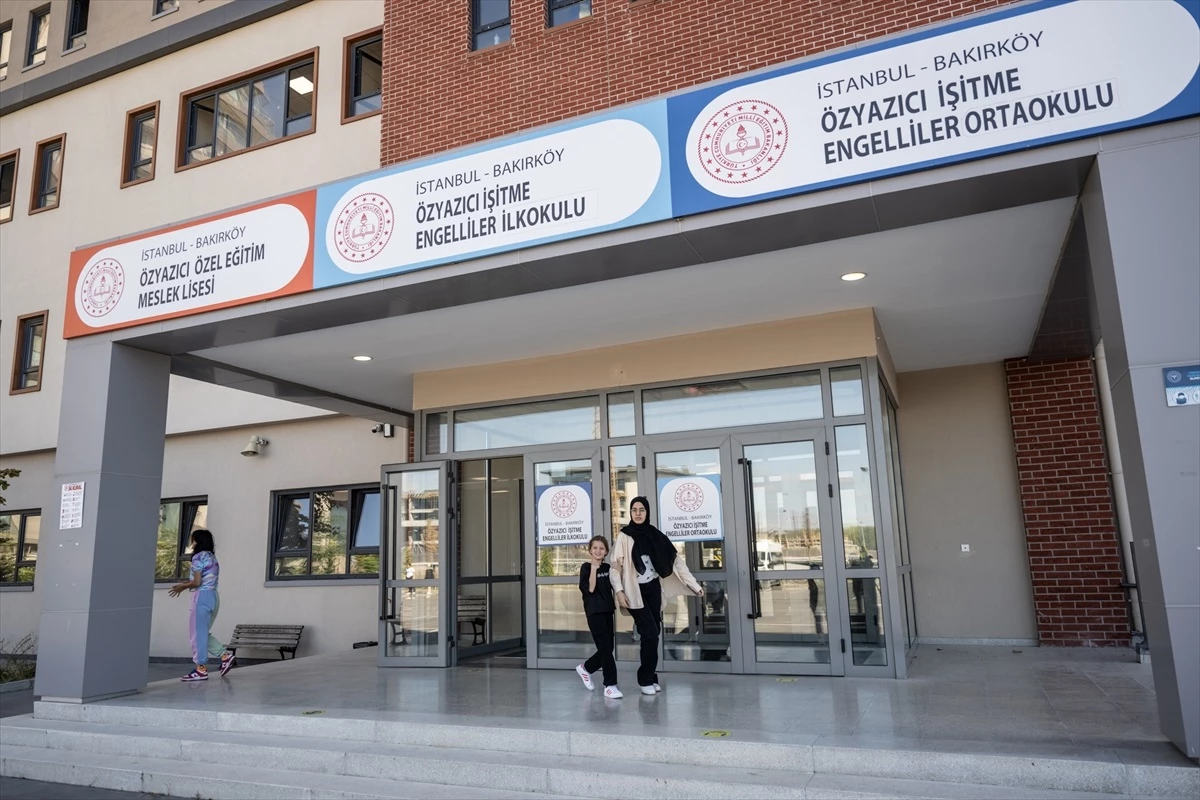 İstanbul\'un 134 yıllık "Dilsizler Mektebi" işitme engellilere meslek kazandırıyor
