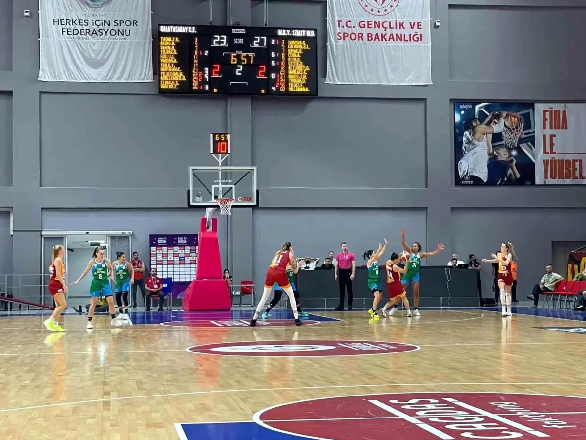 İzmit Belediyespor, deplasmanda Galatasaray\'ı mağlup etti