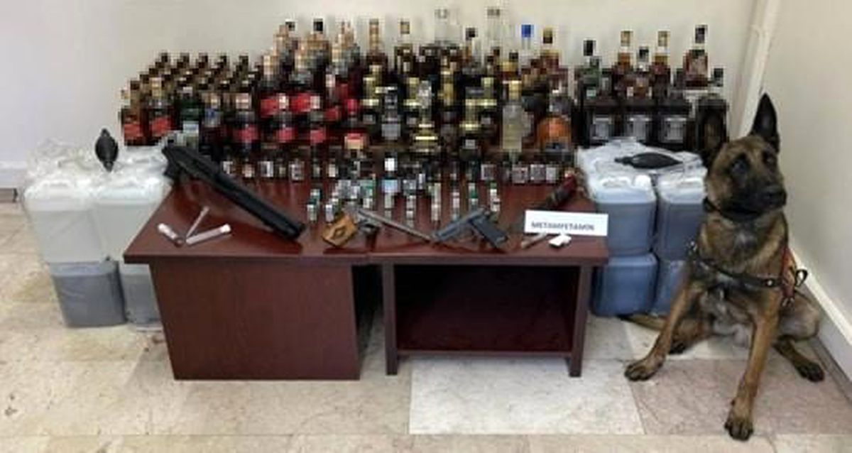 Bolu\'da Sahte Alkol Operasyonu: 165 Litre Sahte Alkol ve Ruhsatsız Tabancalar Ele Geçirildi