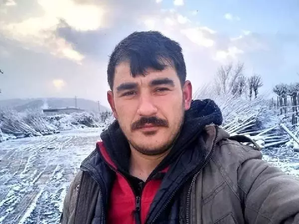 Genç kadının kocasını öldüren sevgilisine attığı mesajlar iddianameye girdi: Oh iyi olmuş, süpersin Genç kadının kocasını öldüren sevgilisine attığı mesajlar iddianameye girdi: Oh iyi olmuş, süpersin