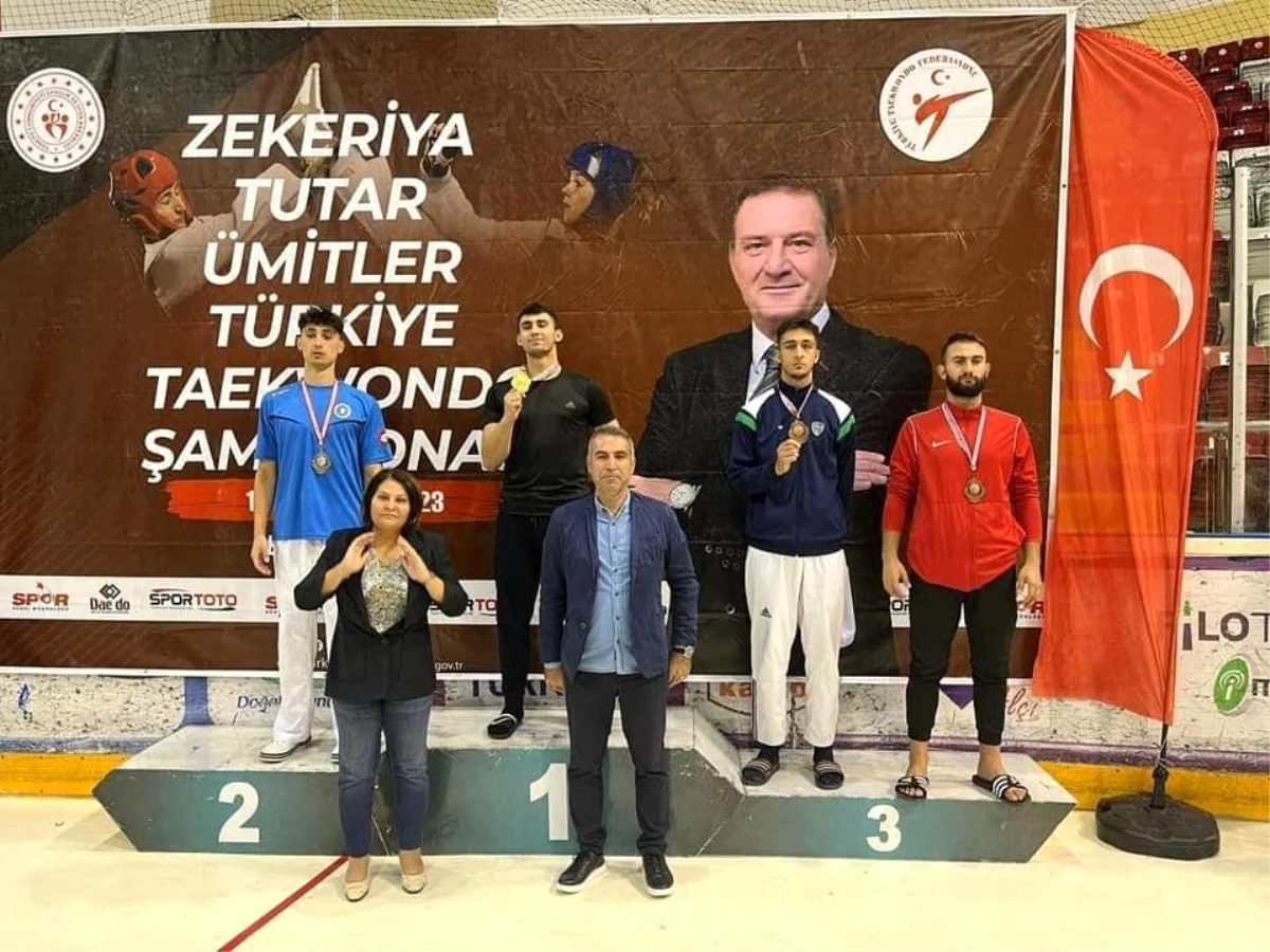 Bayburt Üniversitesi Öğrencisi Arif Köse, Taekwondo Şampiyonasında Bronz Madalya Kazandı