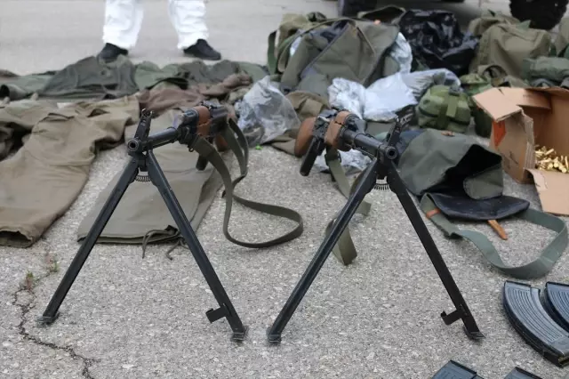 Adeta savaşa gelmişler! Kosova'ya saldırı düzenleyen Sırplardan çıkanlar bir orduya yeter