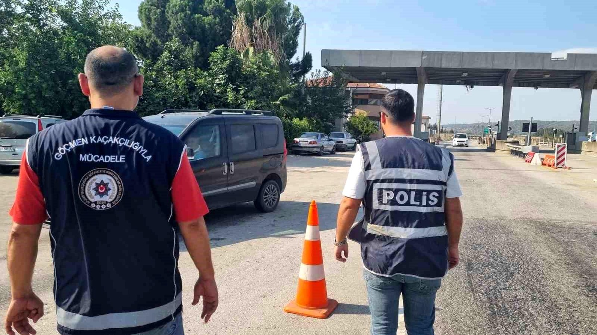 Osmaniye\'de 17 düzensiz göçmen ve 3 organizatör yakalandı, 1 kişi tutuklandı