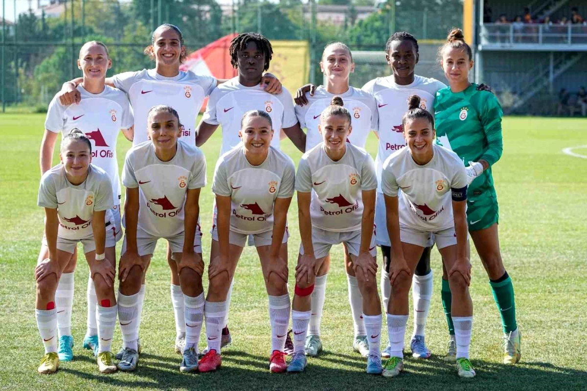 Petrol Ofisi, Galatasaray Kadın Futbol Takımı\'na Desteklerini Sürdürüyor