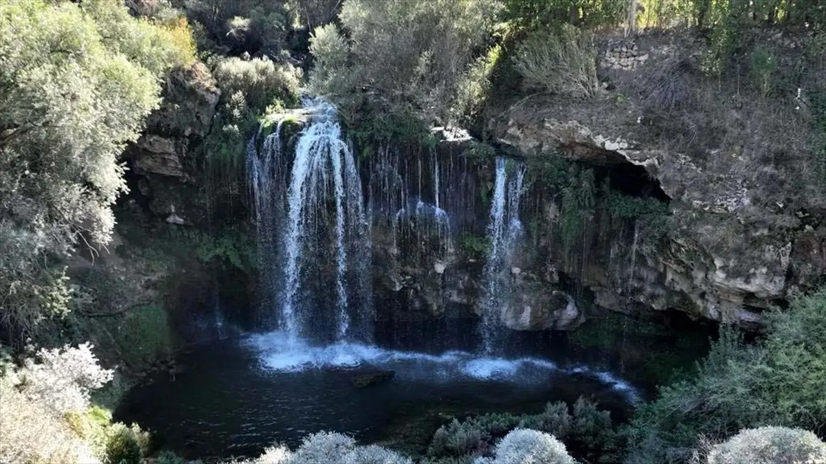 Sivas Valisi Yılmaz Şimşek, Yıldız Şelalesi\'ni turizme kazandırmak için çalışma başlattı