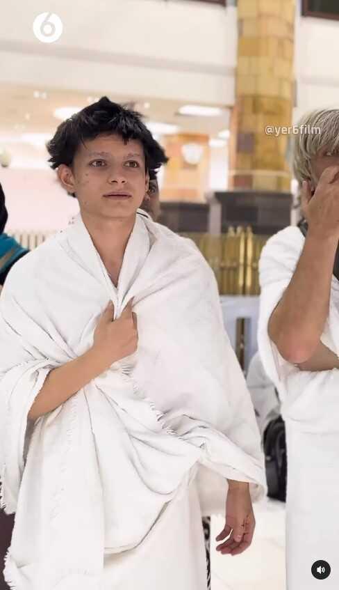 '456 yaşındayım ve iblisim' diyerek gündem olan fenomen Efe Baycan'ın Umre'ye gittiği görüntü tepki çekti '456 yaşındayım ve iblisim' diyerek gündem olan fenomen Efe Baycan'ın Umre'ye gittiği görüntü tepki çekti