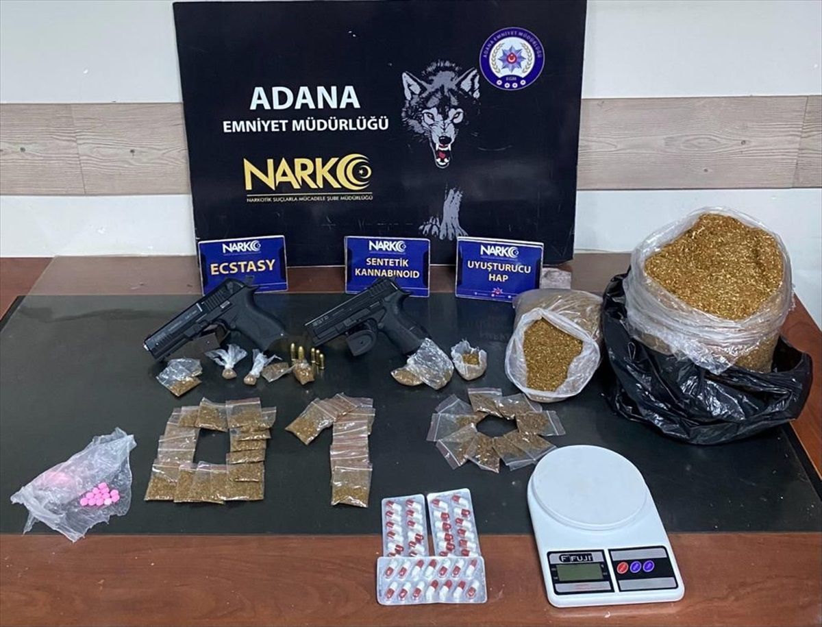 Adana\'da Uyuşturucu Operasyonu: 4 Zanlı Tutuklandı