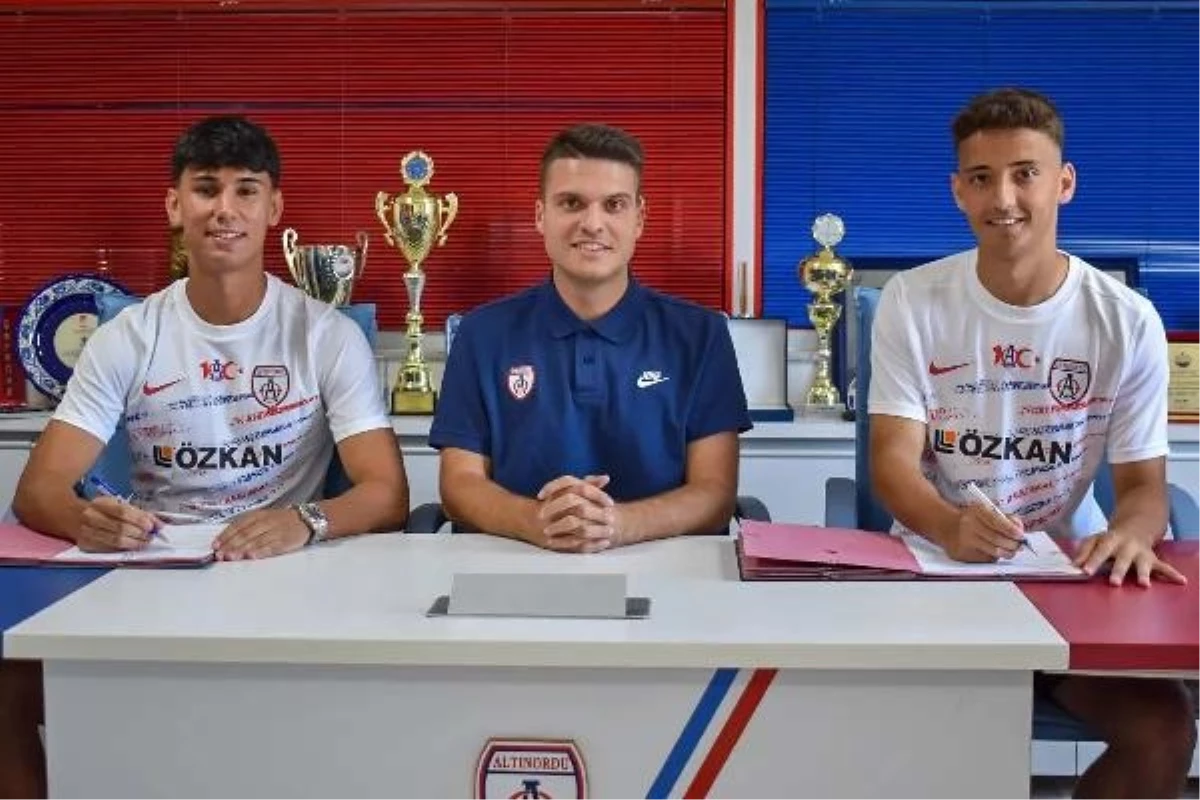 Altınordu, U19 Takımından İki Genç Oyuncuyla Profesyonel Sözleşme İmzaladı