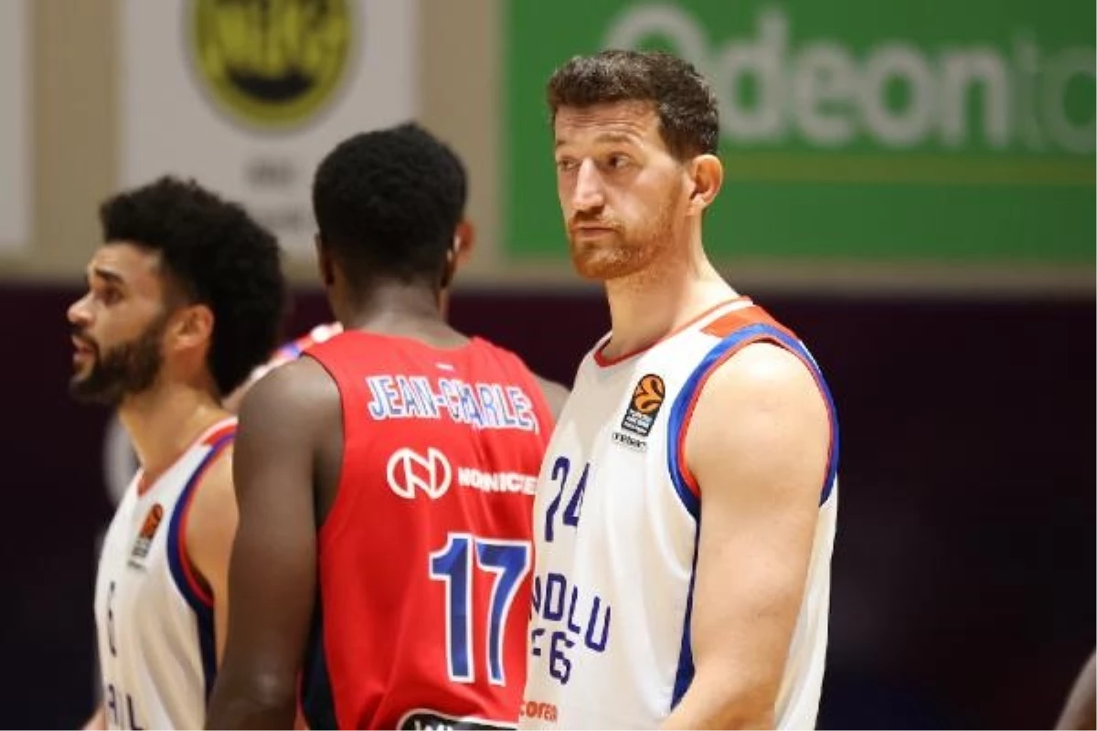 Anadolu Efes oyuncuları, EuroLeague\'de şampiyonluk hedefliyor