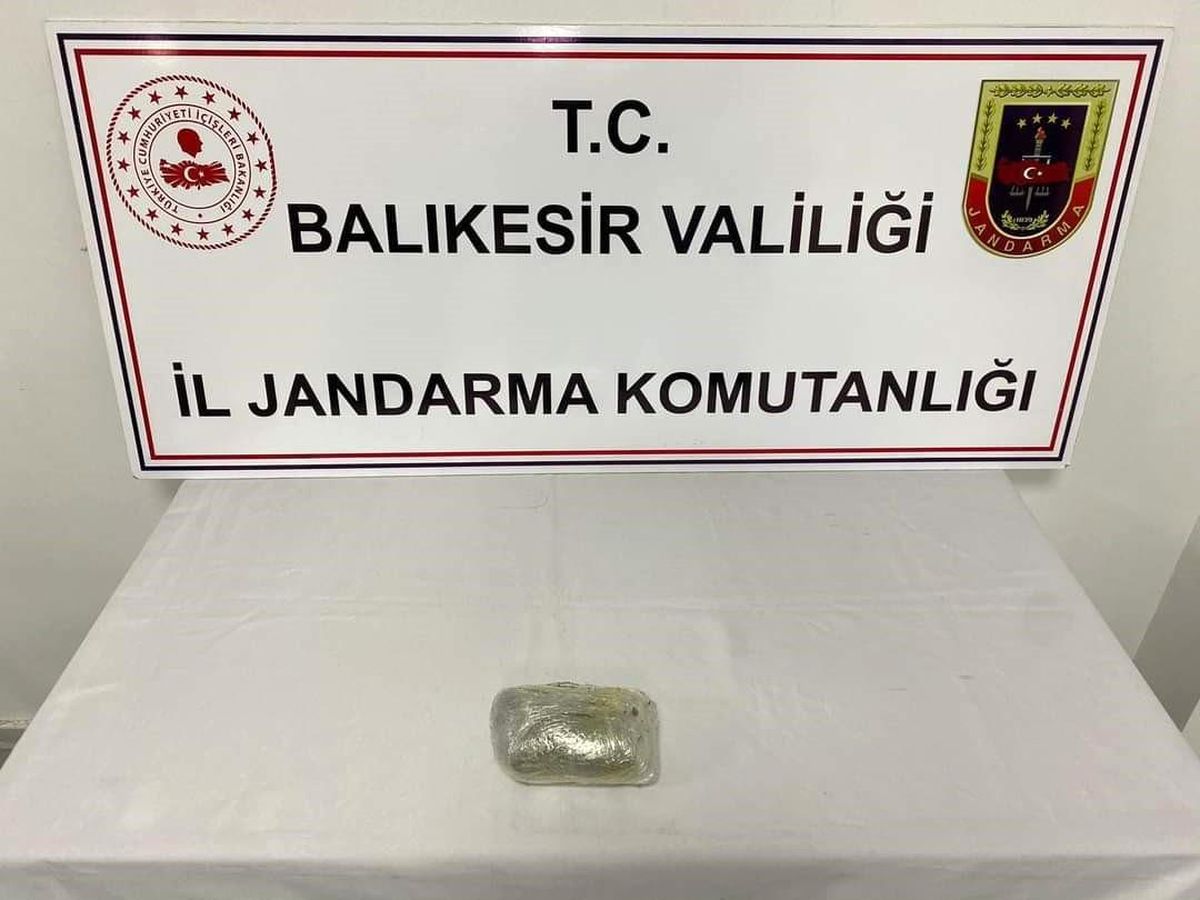 Erdek\'te yapılan aramada 732 gram esrar ele geçirildi