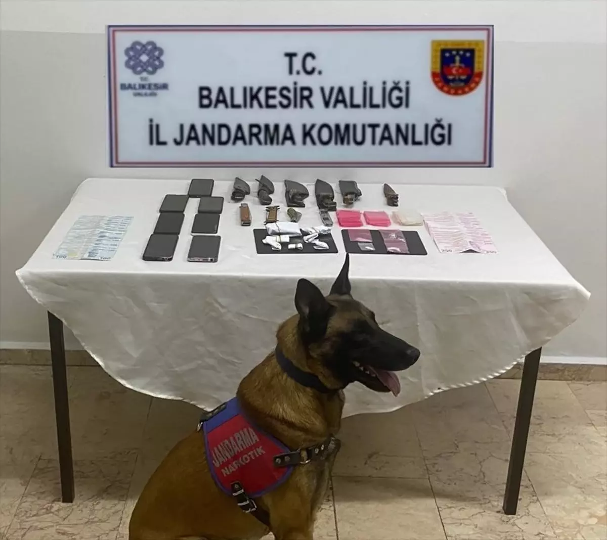 Balıkesir\'de Uyuşturucu Operasyonunda 7 Şüpheli Gözaltına Alındı