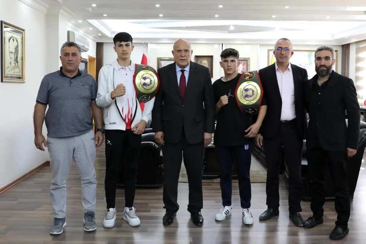Bayburt Belediyesi Tuğra Boks Spor Kulübü Sporcuları Başkanı Ziyaret Etti