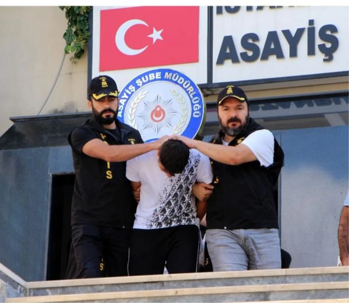 Beşiktaş\'ta Tekne Çalışanlarına Bıçaklı Saldırı: 2 Ölü