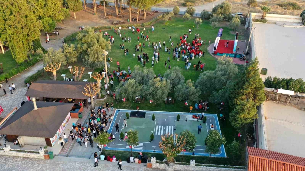 Bergama Belediyesi, Kleopatra Güzellik Ilıcası Sosyal Tesislerinde Yeni Ilıca Cafe ve Çocuk Trafik Parkı Açıldı